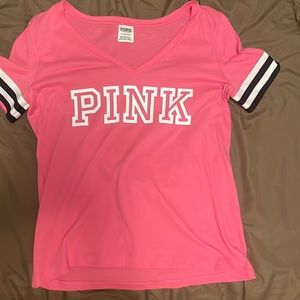 This is a never warn vs pink tee shirt. Brand new size small